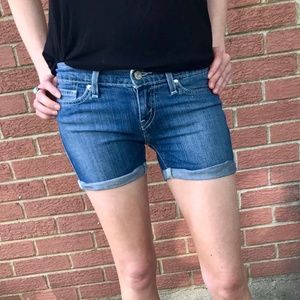 LEVI'S Medium Wash Denim Shorts Sz 27